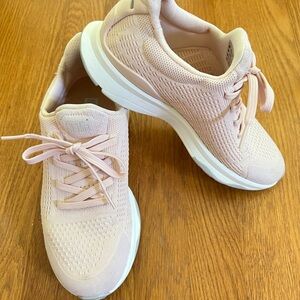 Women's Pink Athletic Shoes Fitflop size 6